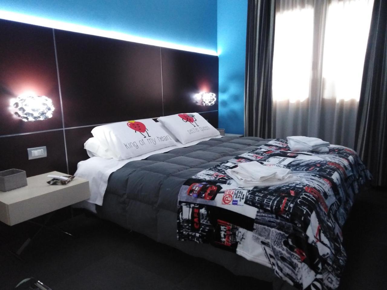 Manu'S Guest Suite Козенца Экстерьер фото